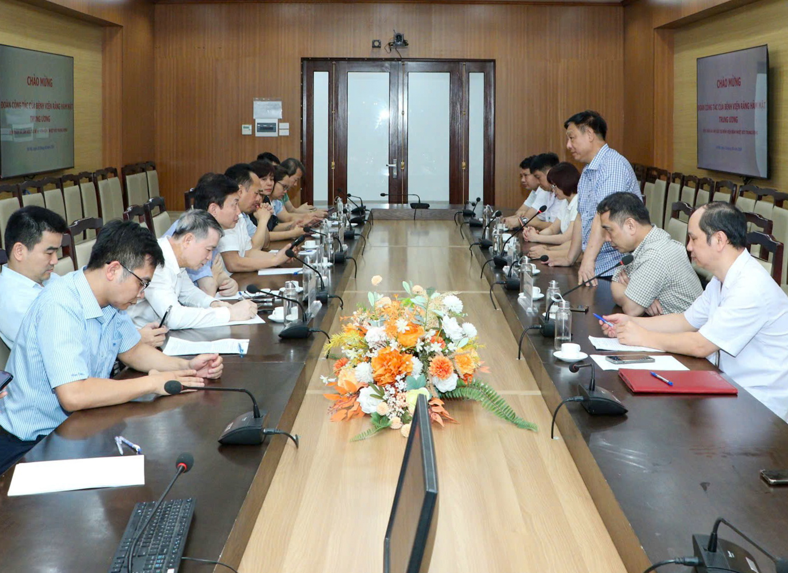 Toàn cảnh buổi làm việc
